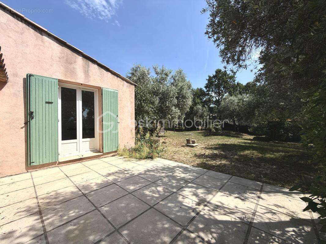 Rare à la vente : propriété avec dépendance indépendante à Saint-Saturnin-les-Apt - photo 25