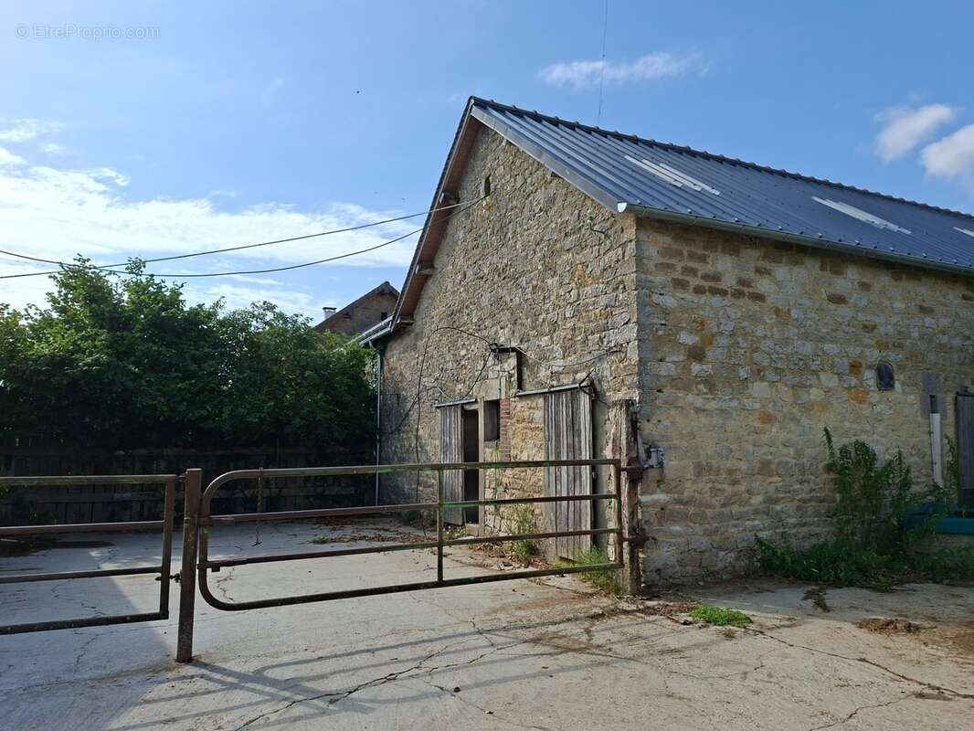 Propriété Corps de Ferme, 3 batisses en pierre, Batiments agricoles, gite & habitation de Qualité, proche LE PERCHE, ALENCON, 2h - photo 12