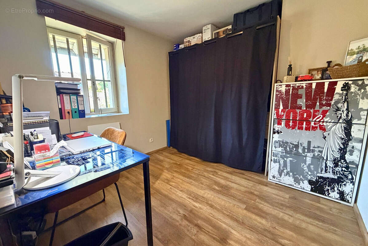 Appartement à LINAS