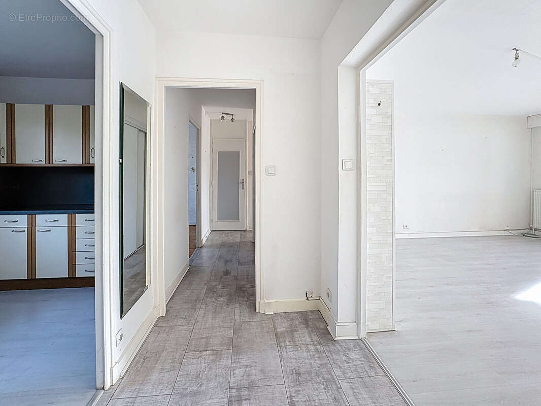 Appartement à SAINT-GENIS-LAVAL