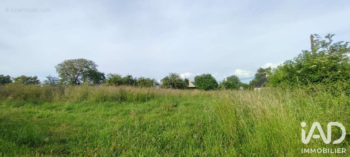 Terrain 1052 m² à Vains  - photo 2