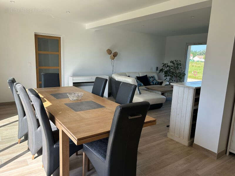 Maison à VILLEGOUGE