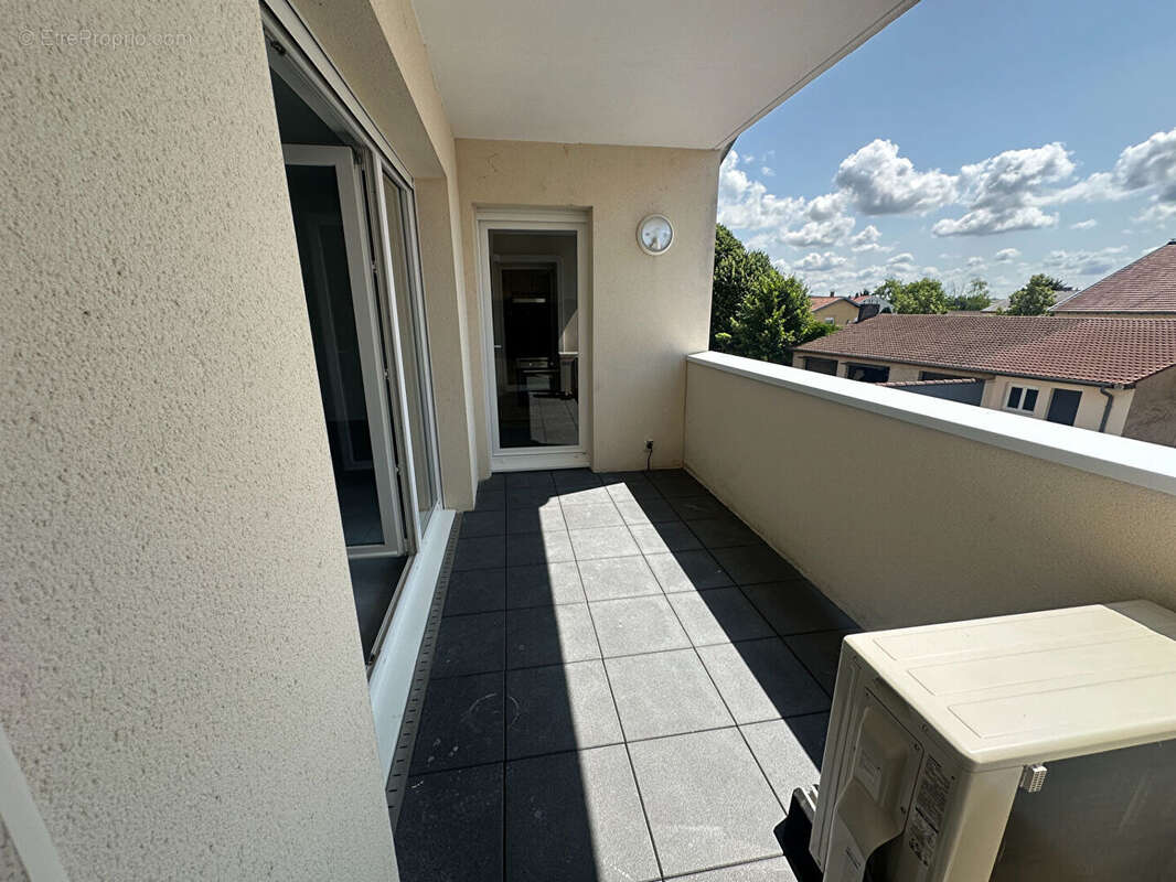 Appartement à COURCELLES-SUR-NIED