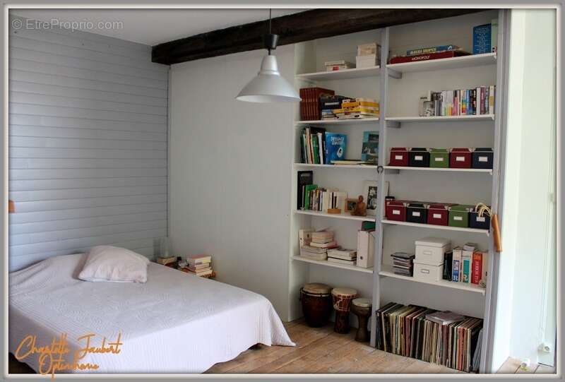 Maison à MONTMOREAU-SAINT-CYBARD