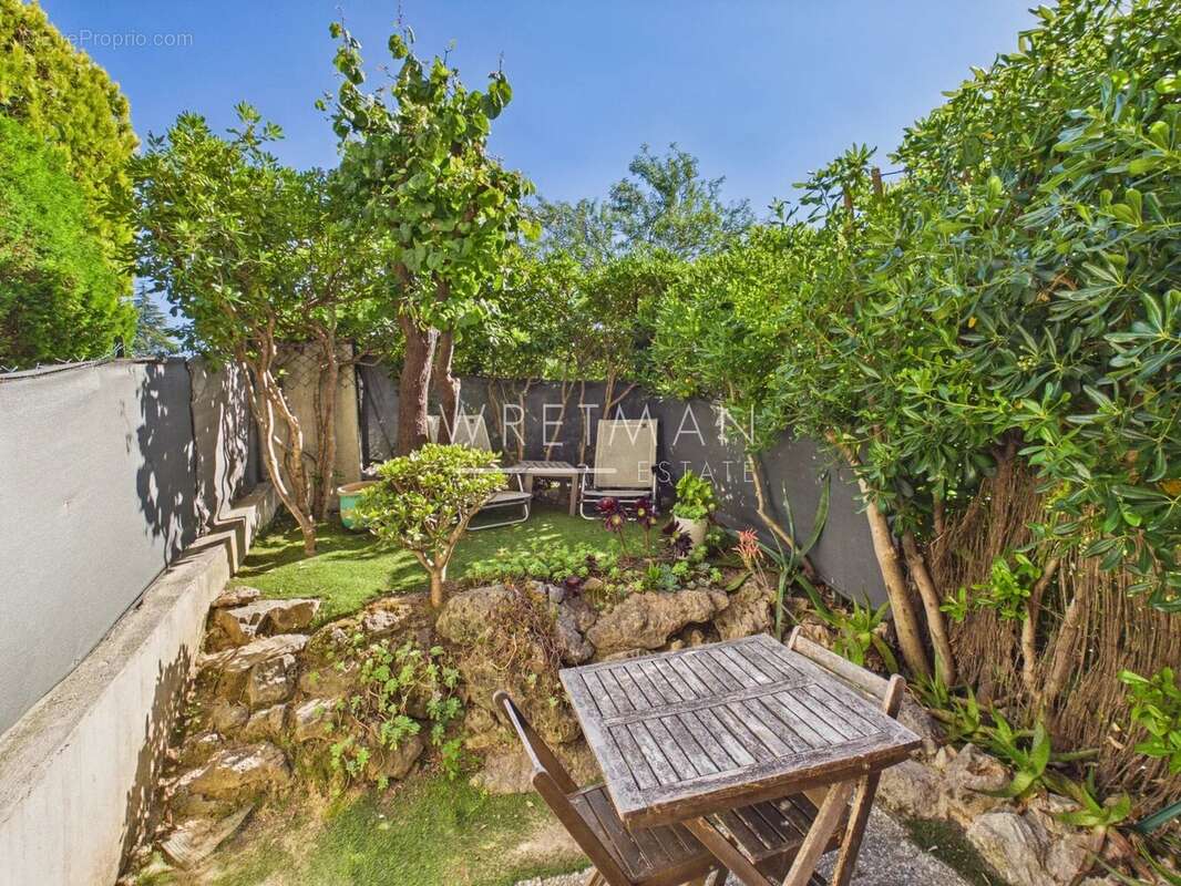 Appartement à VALLAURIS