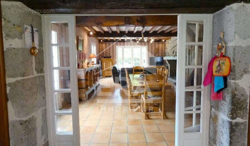 Maison à PORT-SAINTE-MARIE