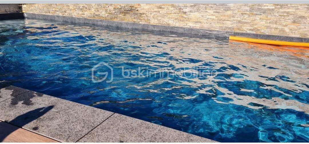 Maison à MENONCOURT