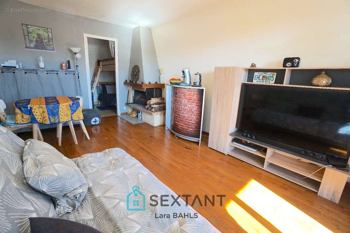 Appartement à SERANON