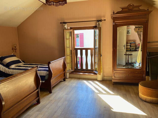 Maison à MANZAC-SUR-VERN