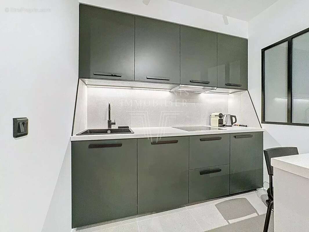 Appartement à PARIS-17E