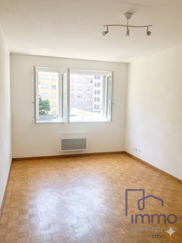 Appartement à SAINT-ETIENNE