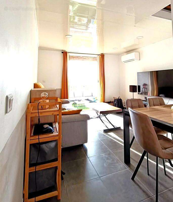 Appartement à SIX-FOURS-LES-PLAGES