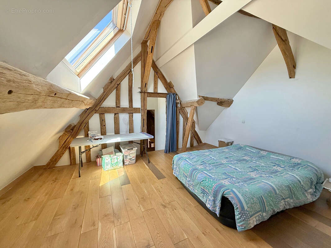 Maison à HOUDAN