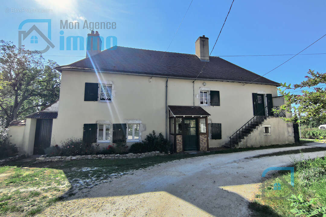 A Mehun-sur-Yèvre  - Maison en pierres 4 chambre + grande dépendance - Terrain en bordure de rivière - photo 9