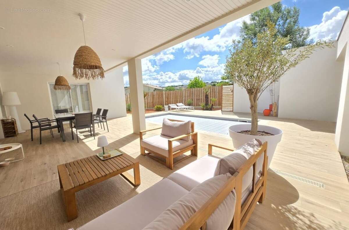 Maison de haut standing à vendre 8 pièces BOULAZAC (24) - photo 3