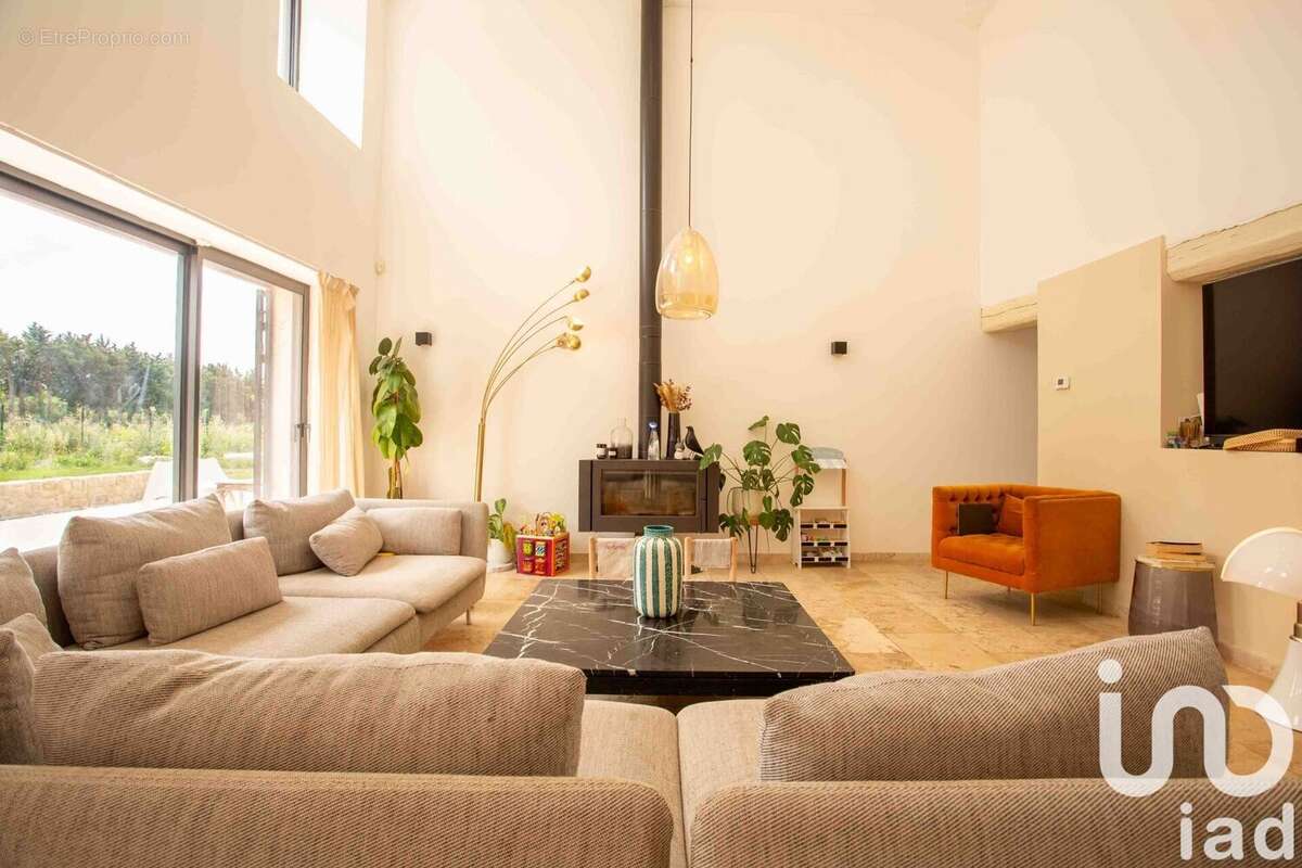 Maison 500 m² à Rognonas  - photo 4