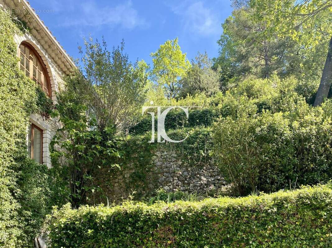 Barjac, 2 mas en pierre renoves sur 204m2, cour interieure, garage, sur 4700m2 + verger 2000m2 - photo 38