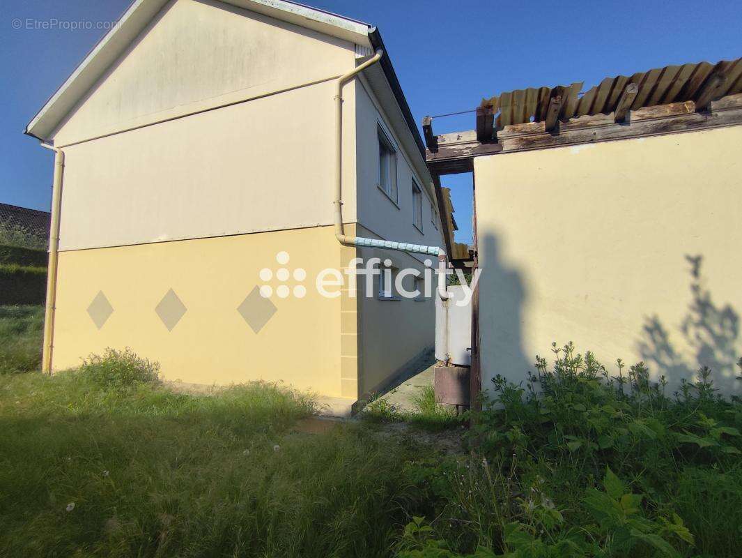 Maison à SAINTE-GAUBURGE-SAINTE-COLOMBE