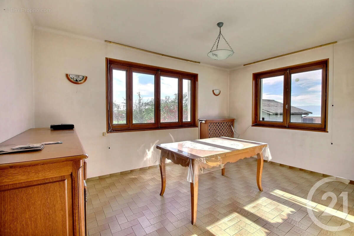Maison à MARIN