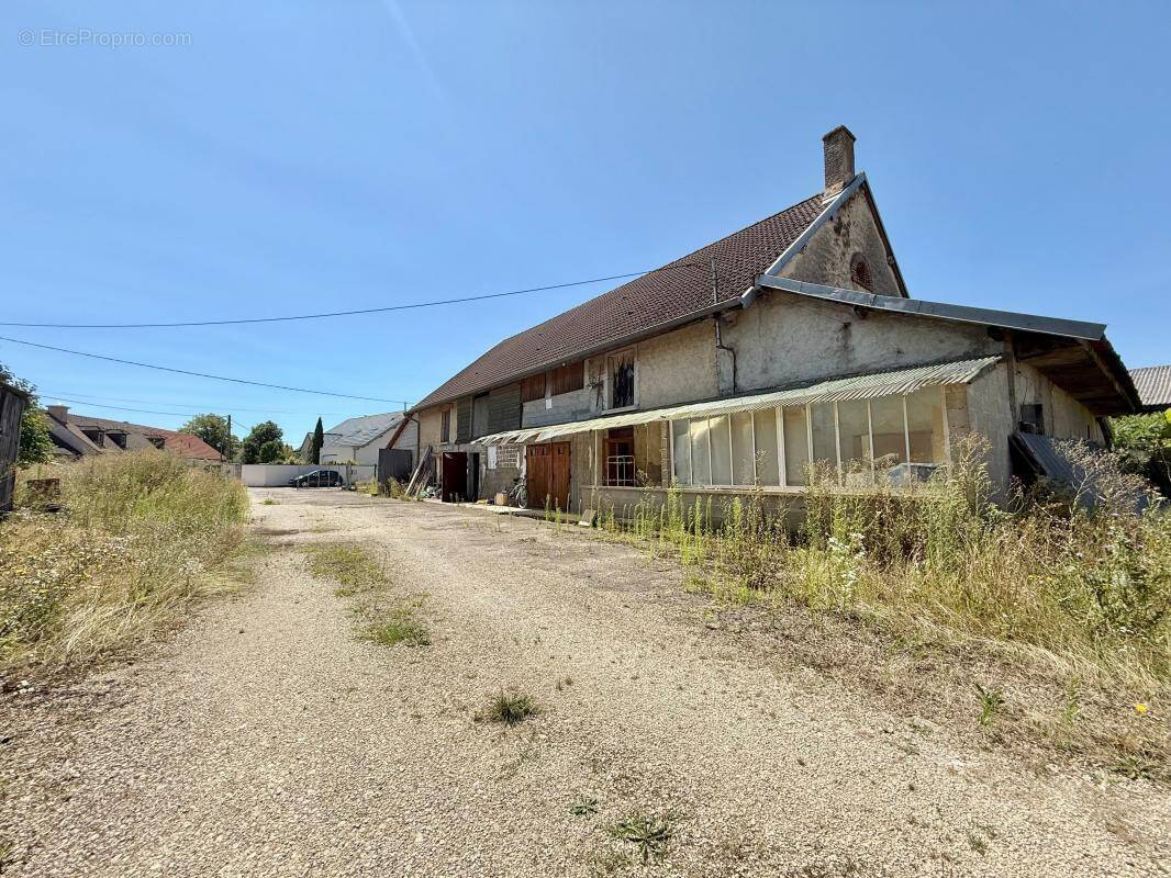 Maison à ARC-SUR-TILLE