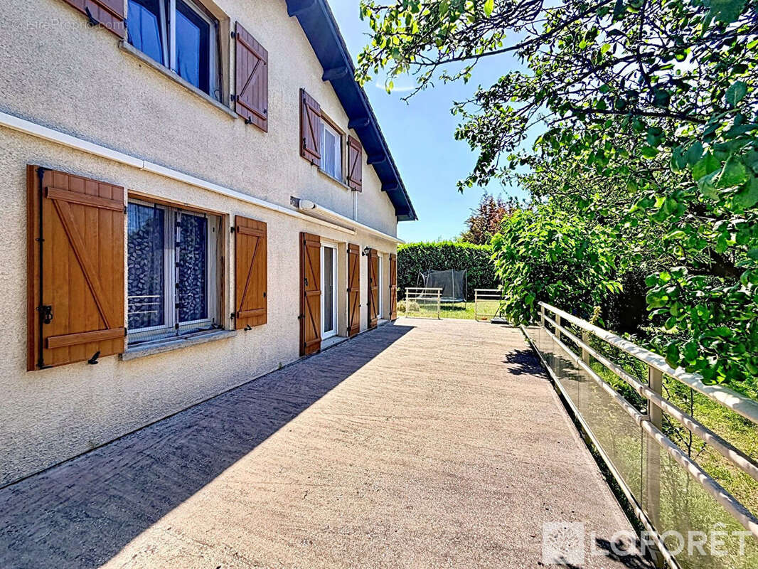Maison à AMBARES-ET-LAGRAVE