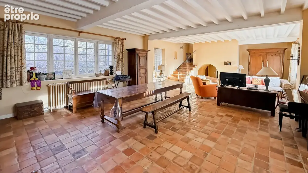 Autouillet, longere ancienne avec dependances et 2575m2. - photo 8