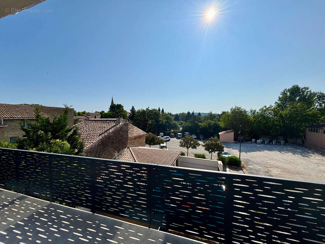 Appartement à SAINTE-CECILE-LES-VIGNES