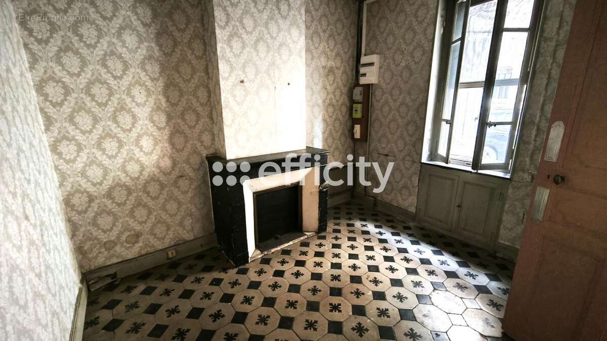 Maison à NISSAN-LEZ-ENSERUNE