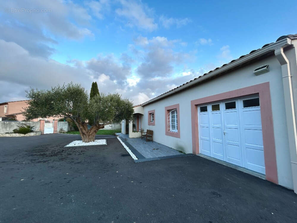 Maison à VILLEMOUSTAUSSOU