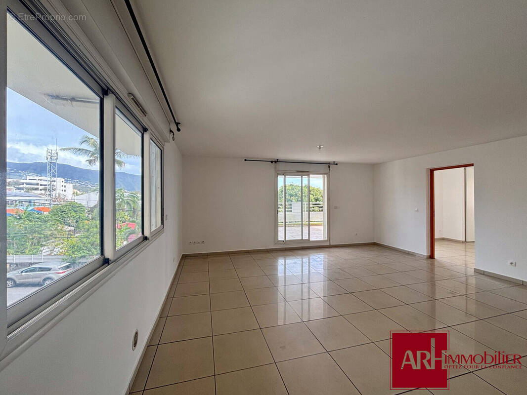 Appartement à SAINT-DENIS