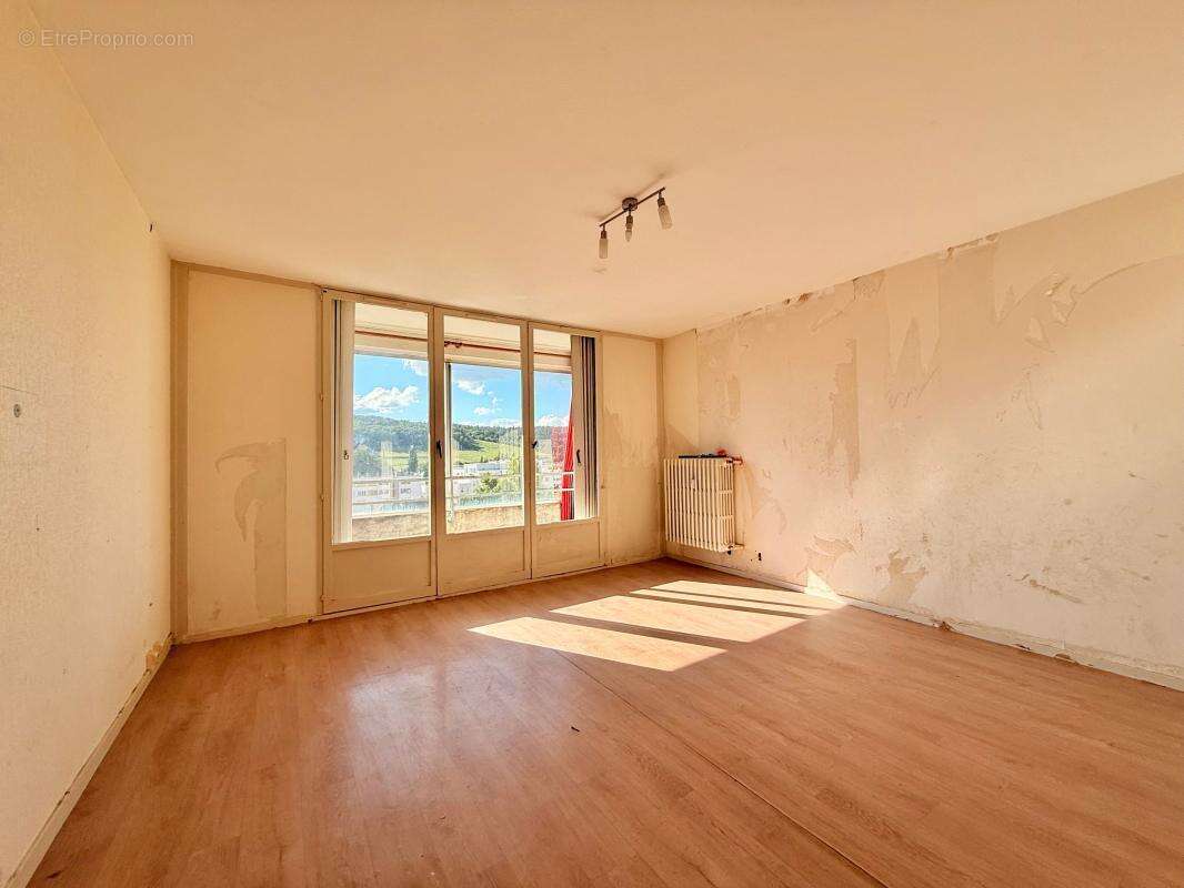 T5 de 102 m² avec balcon – 4 chambres – Dernier étage - photo 4