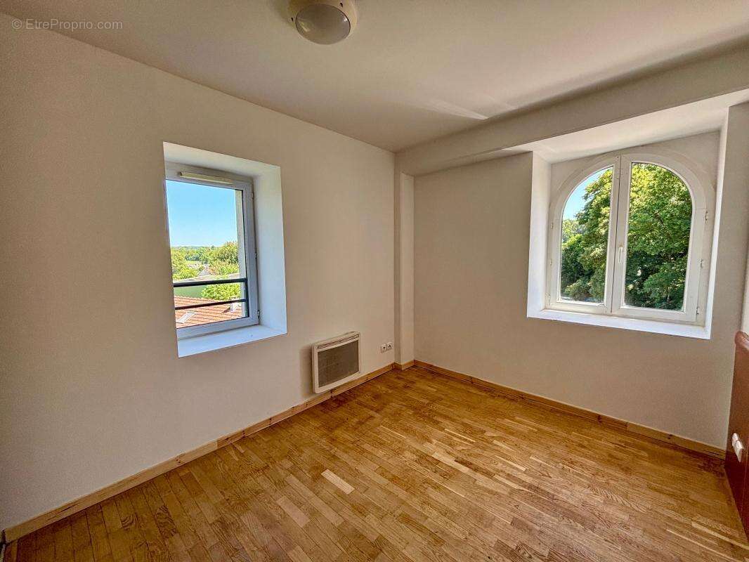 Appartement à AUVERS-SAINT-GEORGES