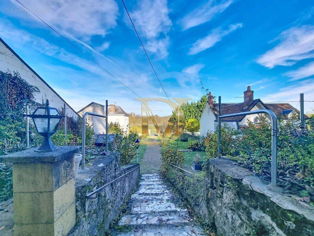 Maison à FAVEROLLES-SUR-CHER