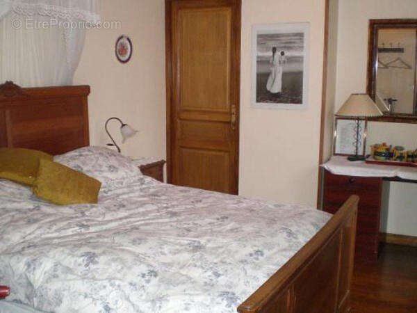 GITE - Maison à SAINT-FRAIGNE