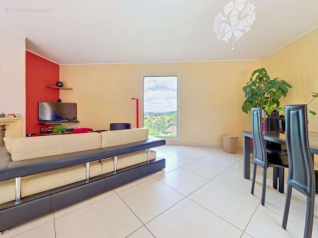 Maison - 5 Chambres - Grand garage - Terrasse - Jardin - Au calme absolu - photo 13