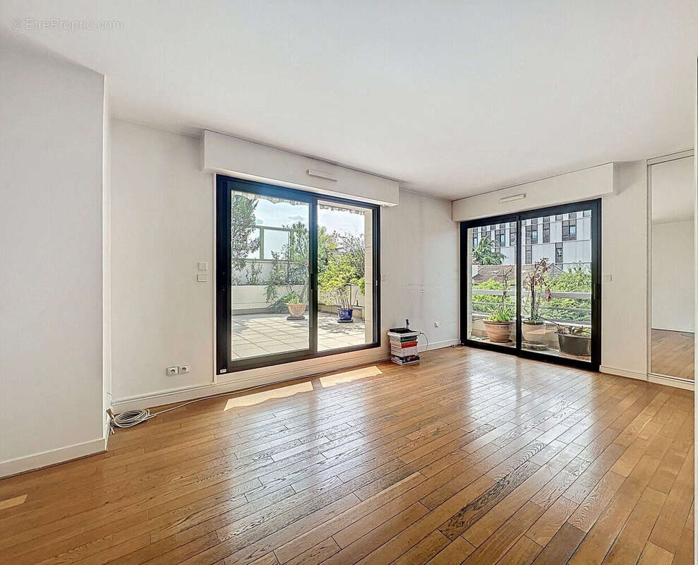 Appartement à SURESNES