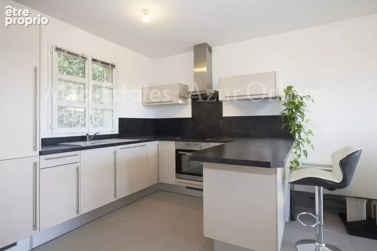 Grimaud village - Appartement T2 avec balcon et vue panoramique - photo 7