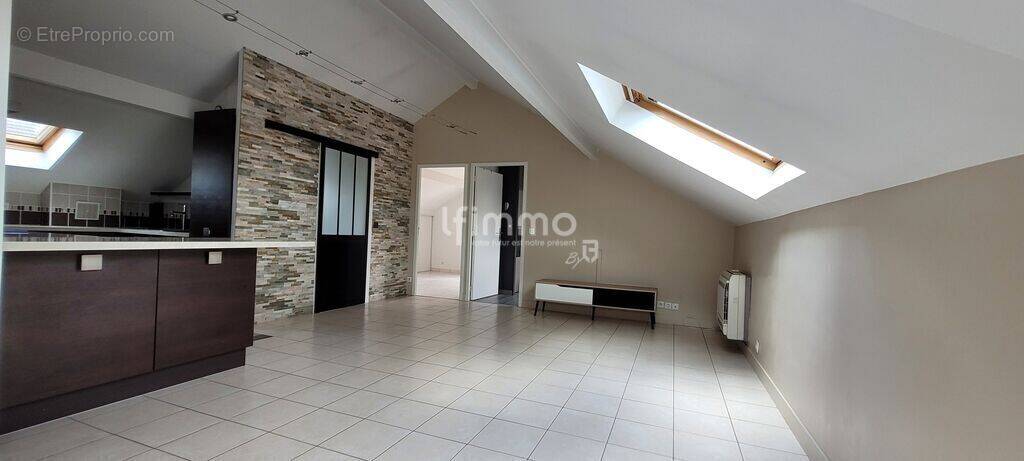 Appartement à COUBRON