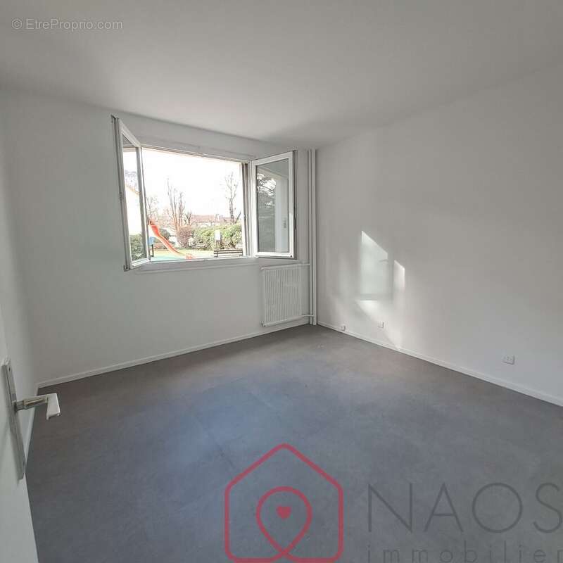 Appartement à L'ILE-SAINT-DENIS