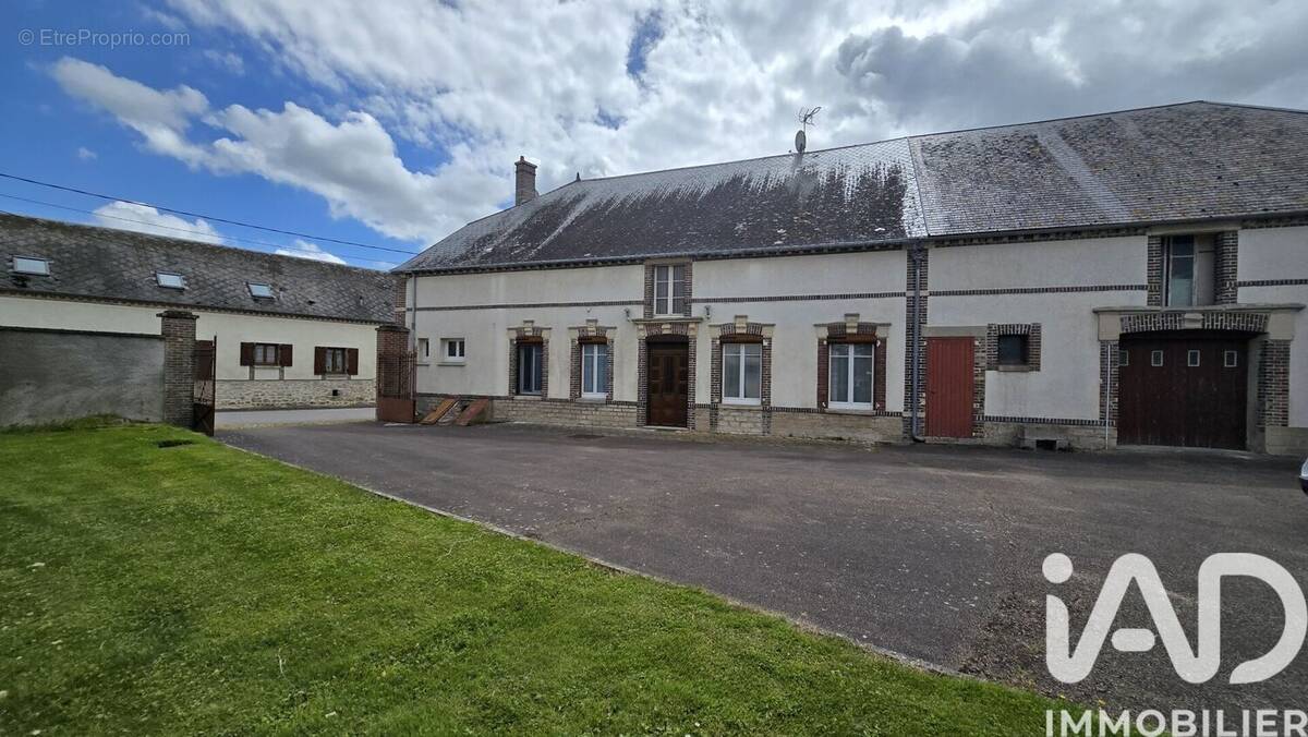 Photo 1 - Maison à MARIGNY-LE-CHATEL