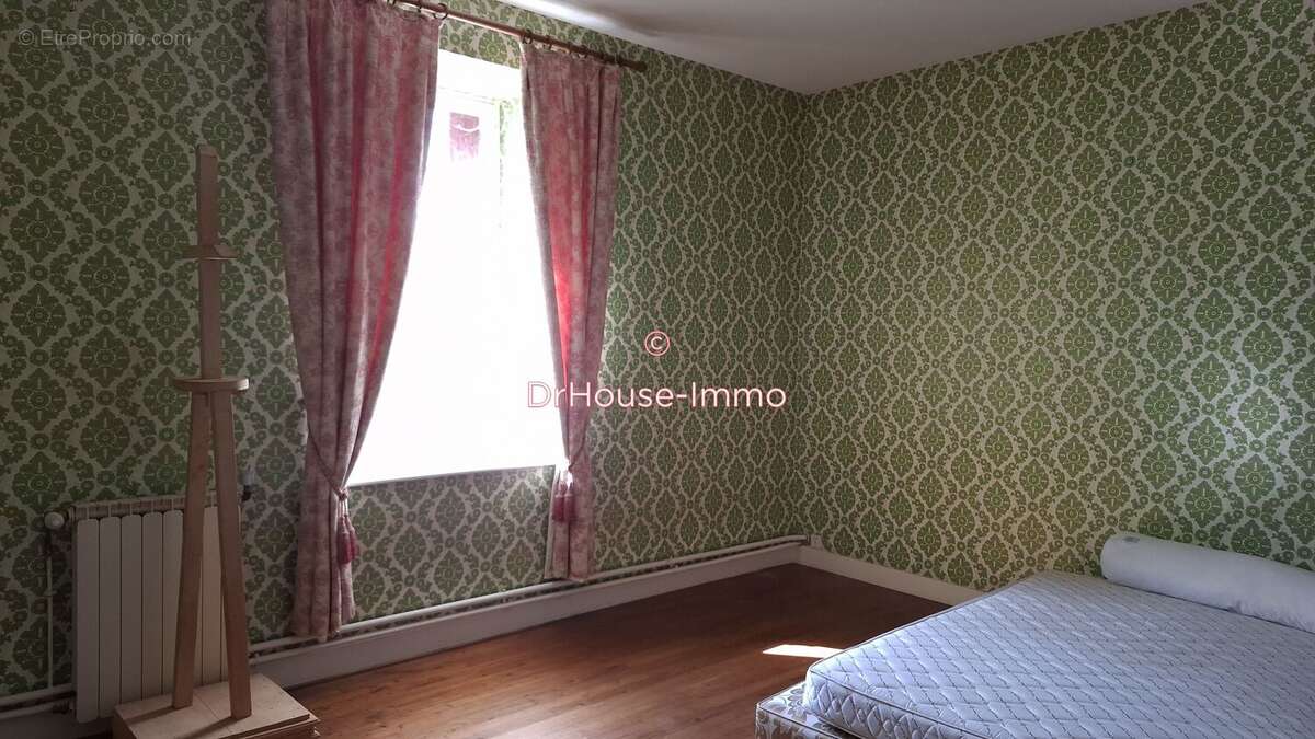 Maison 442 m² à Saint-Claud  - photo 17