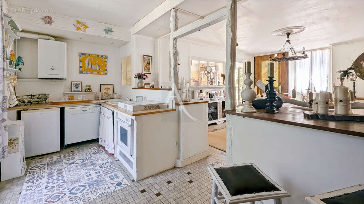 Maison à BLANQUEFORT-SUR-BRIOLANCE