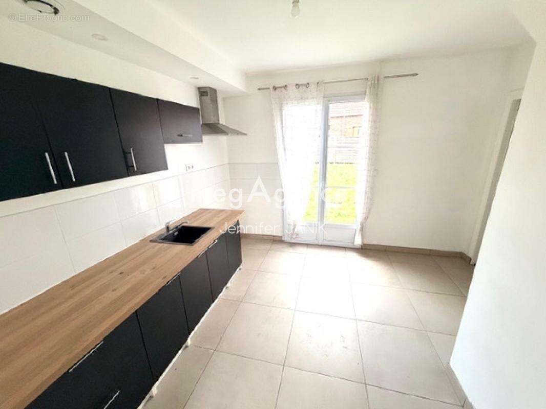 Maison à MAIGNELAY-MONTIGNY