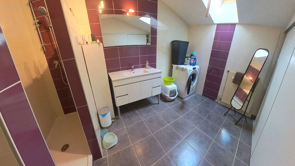 Appartement à BOURG-DE-PEAGE