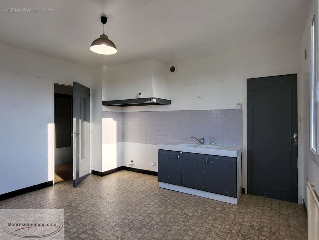 Maison à PONT-DE-VAUX