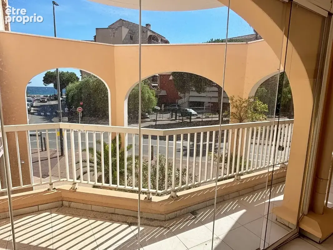 Appartement 3 pièces 57 m² à vendre à Frejus (83600) - photo 2