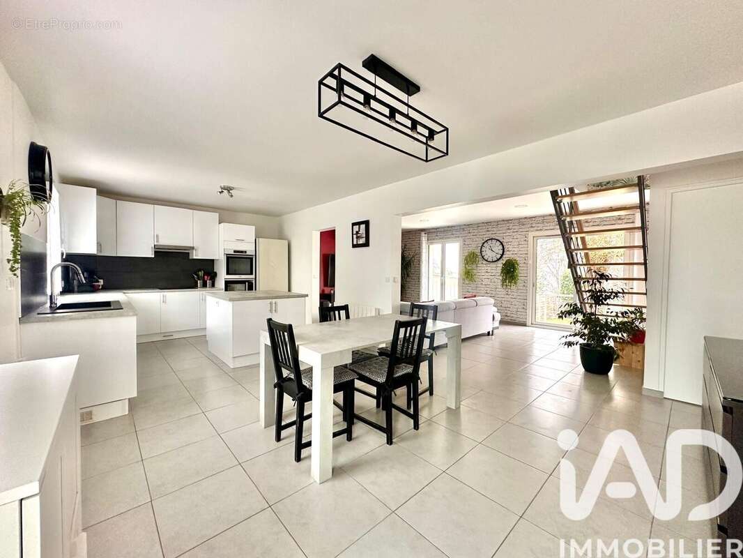 Photo 3 - Maison à LA VILLE-DU-BOIS