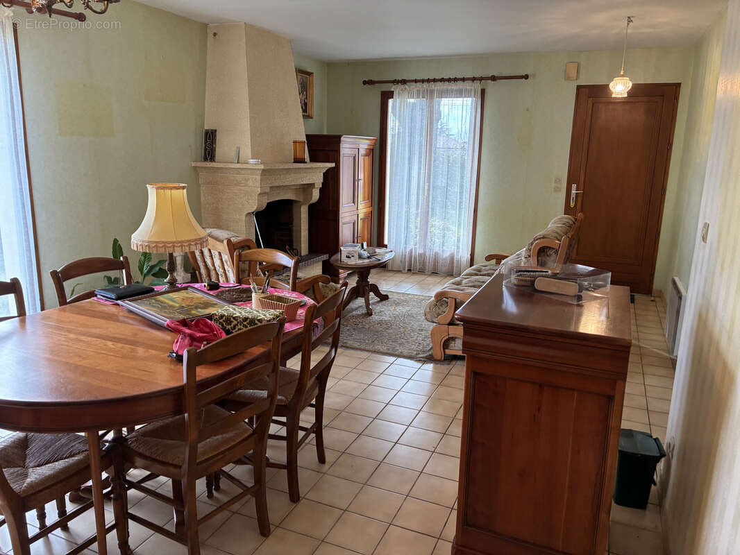 Maison à SAINT-MAGNE-DE-CASTILLON