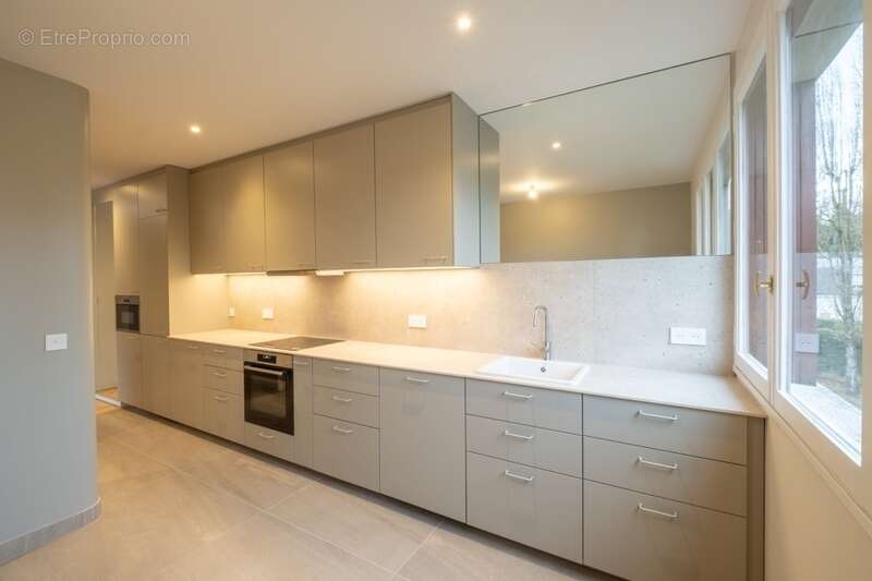 Appartement à MARNES-LA-COQUETTE