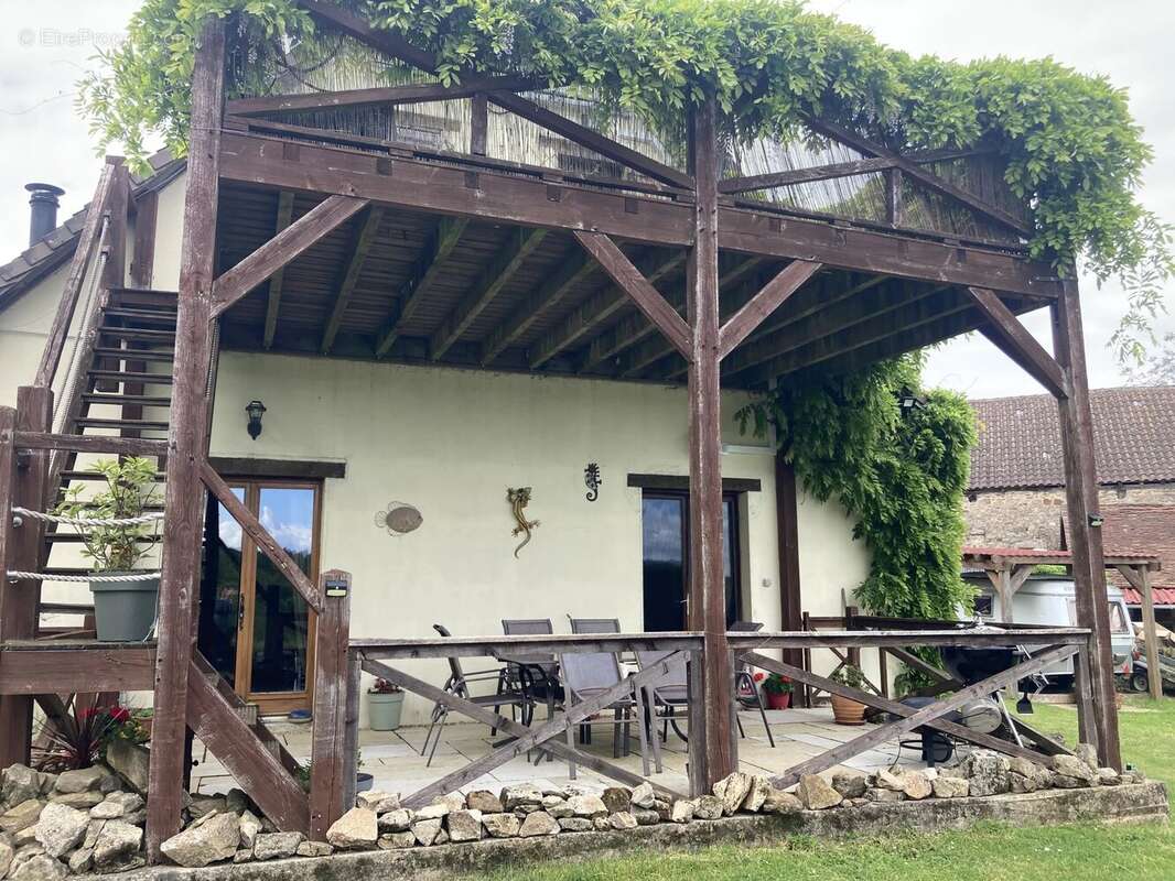 Maison à LADIGNAC-LE-LONG